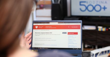 Zamożny Norweg kradnie samotnej matce 500+. Zgadnijcie, kogo obwiniają nasi urzędnicy