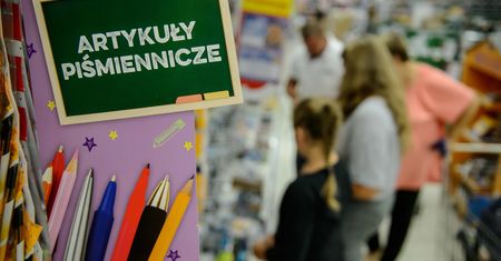 "300 plus". Program dotyczący wyprawki szkolnej wystartował. Kiedy najlepiej złożyć wniosek?
