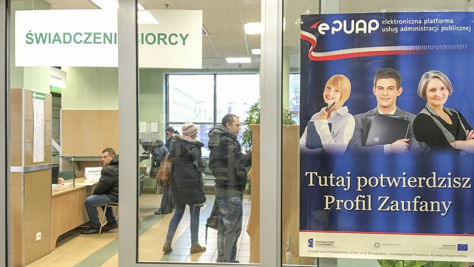 Wypełniając wniosek o 500 plus za pośrednictwem portalu Empatia lub PUE ZUS, warto zacząć od założenia Profilu Zaufanego.