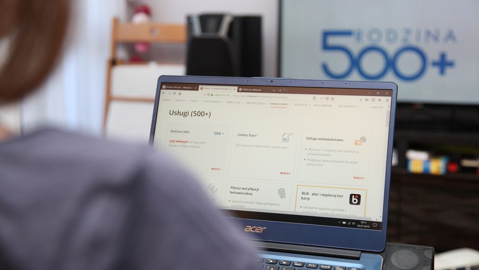 Warszawa. W ratuszu trwa kontrola wypłat w ramach programu "Rodzina 500 plus"