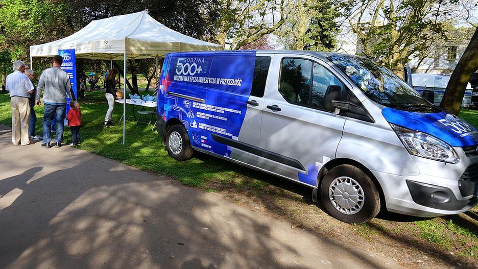 W lipcu wchodzi 500 plus na każde dziecko. Problem nielegalnych pobrań zapewne się więc zmniejszy