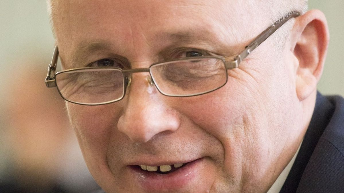 Zdzisław Sokal jest szefem BFG i przedstawicielem prezydenta w KNF.