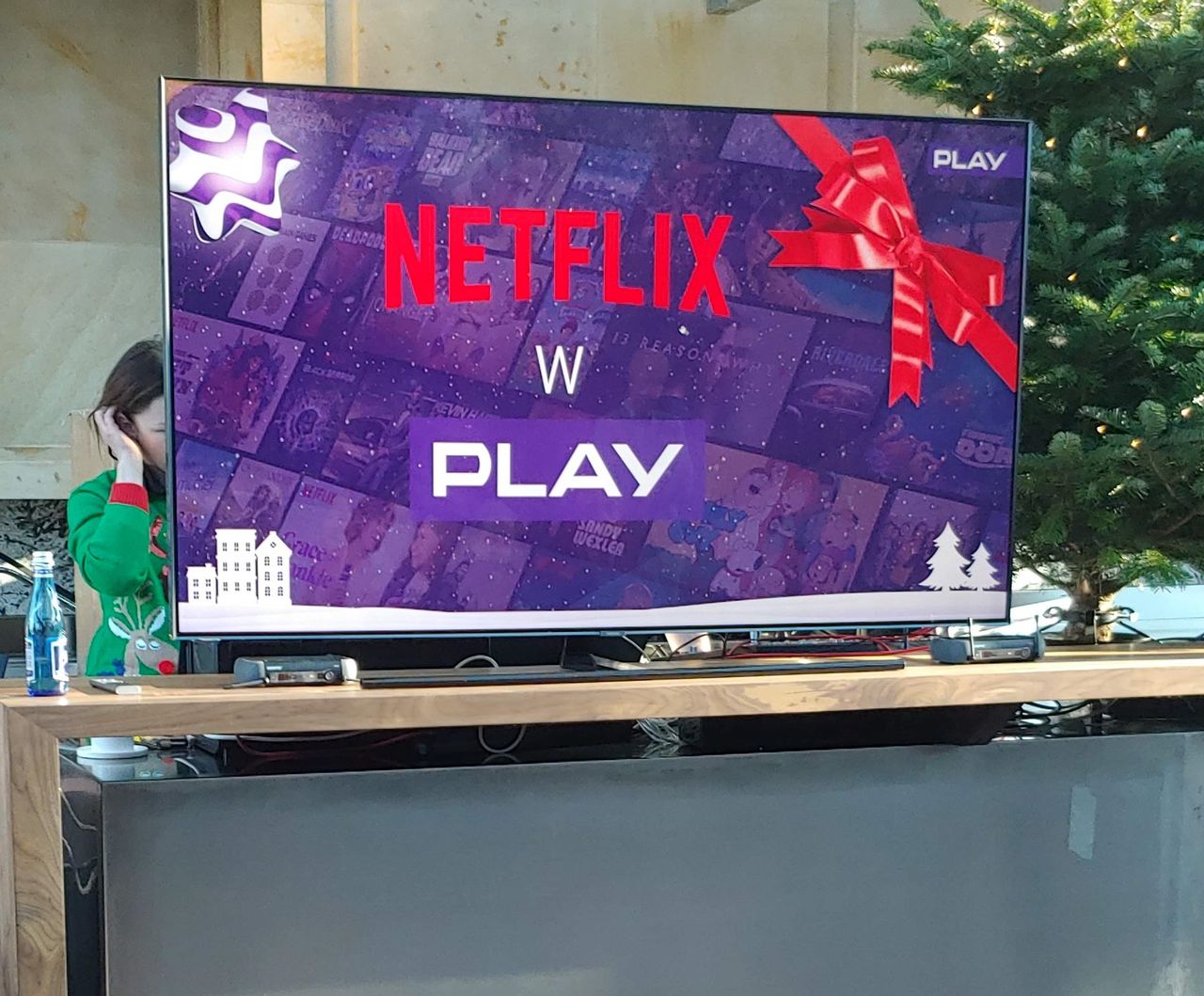 Netflix w prezencie w świątecznej ofercie Play z internetem