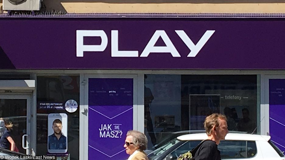 Pan Łukasz nie chce odpuścić sieci Play. Konsultant sprzedał mu coś, czego nie było w ofercie