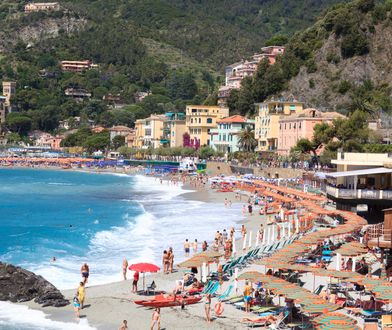 Dostali mandat za oddawanie moczu do morza. Astronomiczna kara we Włoszech