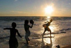 Raport: na wakacje przez Internet