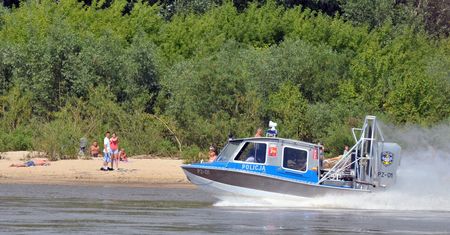 Gdynia. Dramatyczne odkrycie na plaży. Zwłoki starszego mężczyzny