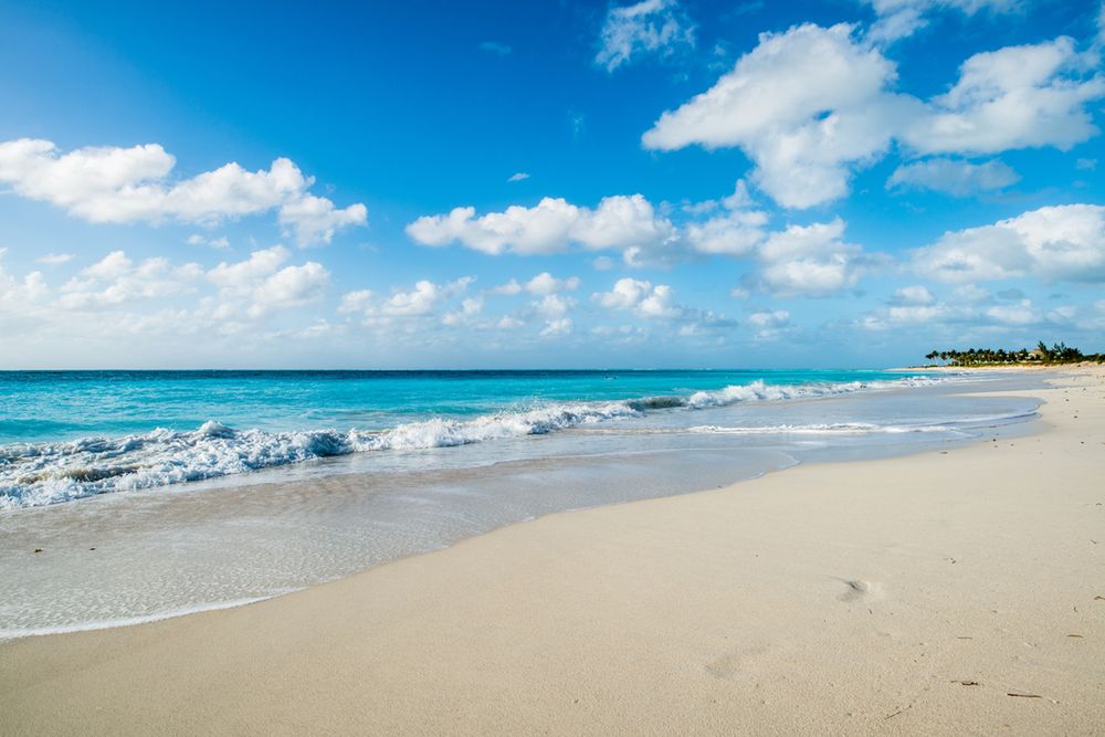 Skorzystaj ze słońca w plażowym raju jeszcze tej jesieni