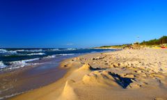 Tragedia na plaży w Sobieszewie. Kobieta ratowała syna, utonęła