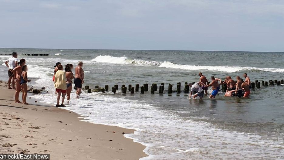 Akcja ratunkowa plażowiczów zapobiegła kolejnej tragedii