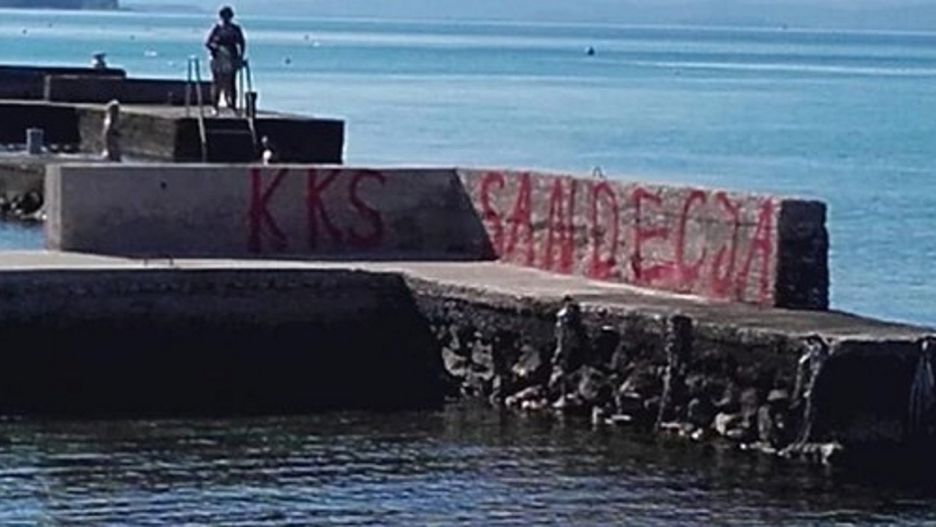 Taką pamiątkę pozostawili po sobie w Chorwacji urlopowicze z Polski