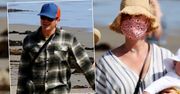 Katy Perry na plaży z Orlando Bloomem i Daisy Dove. W obszernej sukni karmi piersią córeczkę i korzysta ze słońca