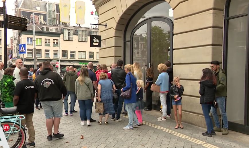 Bateria w iPadzie wybuchła. Ewakuowano sklep, bo wyciekły szkodliwe substancje