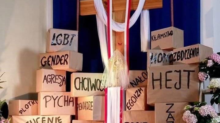 Płock. LGBT i gender - takie "grzechy" można było znaleźć obok m.in. pogardy czy pychy