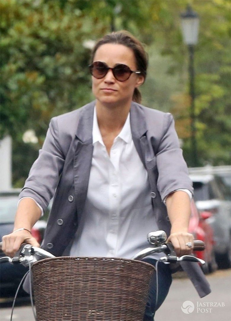 Pippa Middleton w ciąży jeździ na rowerze