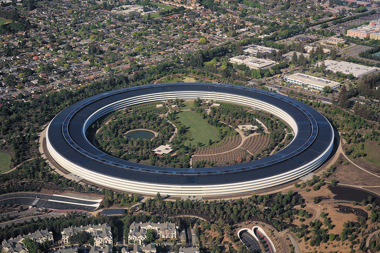 Apple Park - nowa siedziba firmy to jeden z najdroższych budynków świata