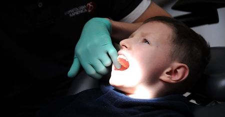 Dentystka - stewardesa na pokładzie
