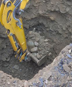 Uszkodzenie kabla energetycznego na budowie dużą część Warszawy. Metro, tramwaje i biura bez prądu