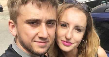 Praca w sylwestra. Coraz więcej młodych ludzi chce tak spędzać tę noc