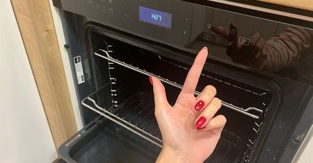 Ta funkcja piekarnika to pożeracz prądu. Potrafi zwiększyć zużycie dwukrotnie!