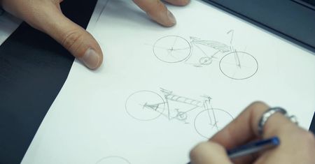 Ma niezwykłą pracę. Jego firma produkuje rowery na wymiar