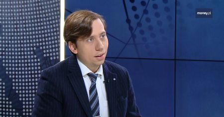 Rząd podniósł płacę minimalną do 2600 zł. "Powinna wynosić 2500 zł, tyle dyktuje rynek"