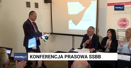 Wyrok TSUE. Korki od szampana wystrzeliły. Frankowicze triumfują