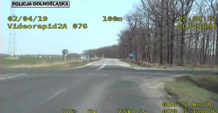 Pijany uciekał przed policją. Skończył w lesie