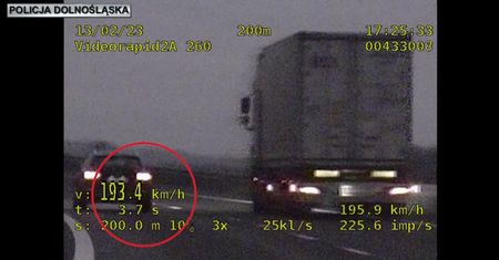 Ogromny mandat za prędkość. Policjanci nie mieli taryfy ulgowej