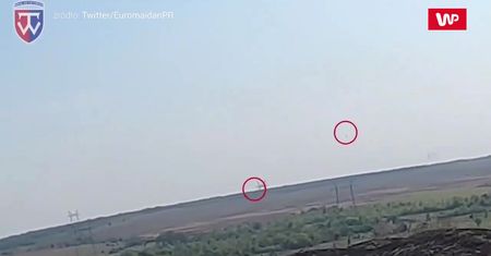 Rosyjskie helikoptery płoną. Nagranie z linii frontu w Ukrainie