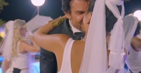 Namiętny pocałunek Amiry i Toma z "40 kontra 20" na oczach rywalek. "Trochę się czułam zażenowana"
