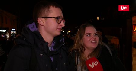 Sylwester 2022. Turyści o kolejkach do knajp w Zakopanem: "Tragedii nie ma"