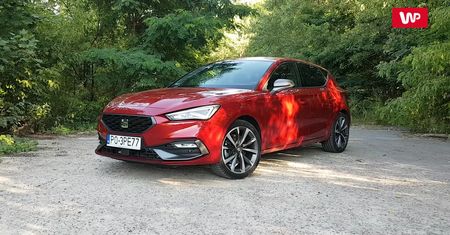 Nowy Seat Leon z bliska. Hiszpański kompakt stawia na multimedia