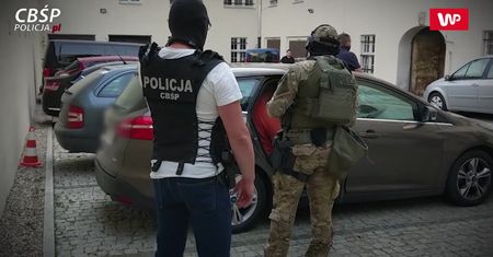 Prowadzili agencje towarzyskie. Policja z Pomorza rozbija zorganizowaną grupę przestępczą