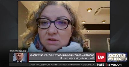 Policjant złamał rękę jednej ze strajkujących. Marta Lempart: To było celowe