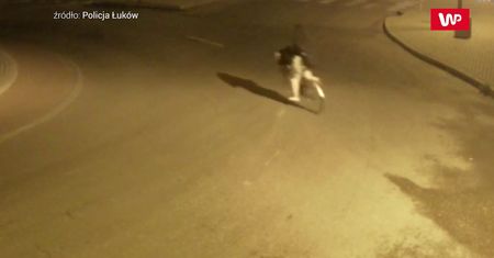 Nietrzeźwa rowerzystka. Wszystko nagrały kamery monitoringu