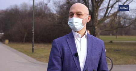 Opakowania do zwrotu. Minister klimatu: konsumentowi musi się opłacać nie wyrzucać