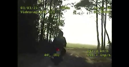 18-latek bez prawa jazdy uciekał przed policją. Zobacz, gdzie wjechał