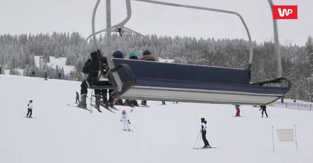 Stoki narciarskie już otwarte. "Trzeba zachowywać dystans"