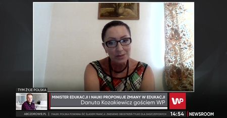 Danuta Kozakiewicz, dyrektorka szkoły podstawowej skrytykowała cnoty niewieście proponowane przez ministra Czarnka.