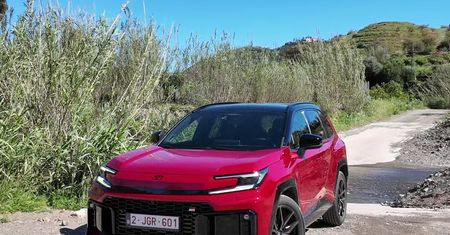 Wideo: Toyota RAV4 szóstej generacji.  Światowy numer 1