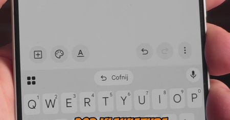 Zapomnij o klawiaturze w smartfonie. Essential Voice zmienia zasady gry