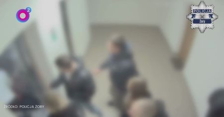 Tak wyciągnęli go z windy. Brutalne sceny w Żorach