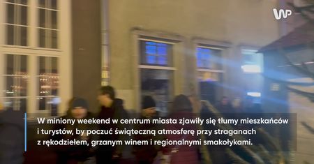 W kolejce stoją prawie godzinę. Hit na jarmarku w Gdańsku