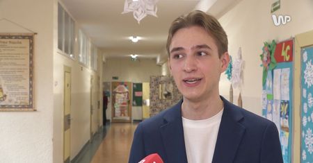 Zaapelował przed naszą kamerą. "Pozwólmy powiedzieć młodym, czego chcą"
