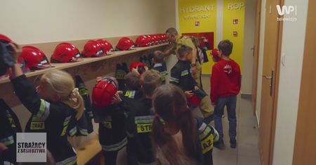 Rozczulający widok. Strażacy mieli nietypowych gości