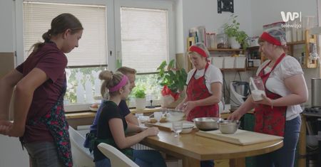 Jak ulepić idealne pierogi? Beskidzkie cioteczki zdradzają swoje tajniki młodemu pokoleniu