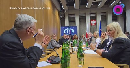 Tak poseł dziękował celebrytkom. "Nie było odwagi"