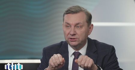 "System kastowy Morawieckiego”. Komarewicz o miliardach dla spółki Poncyljusza i buncie w Polsce 2050