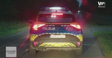 "Prawdopodobnie był to żółty sygnał". Tajemniczy przedmiot tuż przed radiowozem